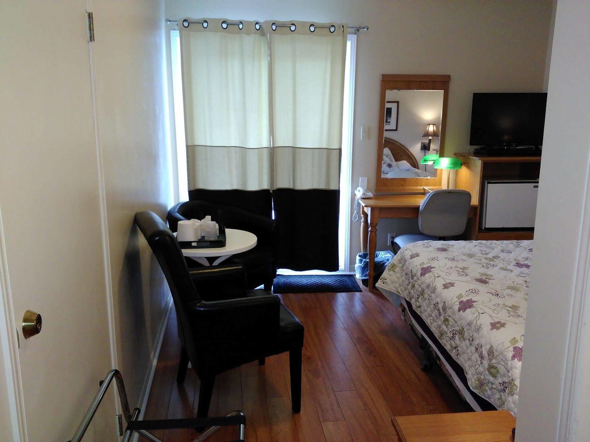 Clothier Mills Inn Kemptville Extérieur photo